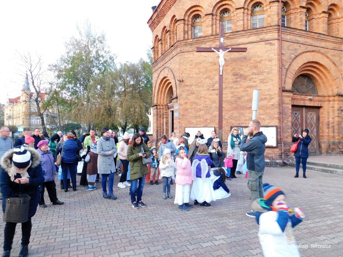 Korowód Wszystkich Świętych w Nowej Soli