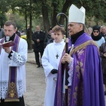 Msza św. i procesja na świdnickim cmentarzu