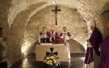 Każdego roku arcybiskup przewodniczy Mszy św. za zmarłych duszpasterzy.