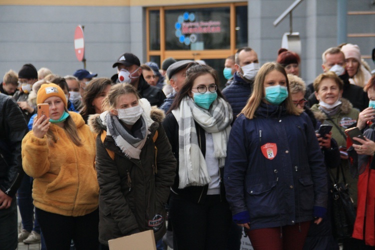 Protest ekologiczny "Benzen nas zabija"