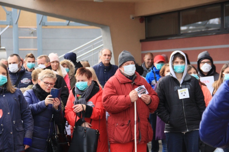 Protest ekologiczny "Benzen nas zabija"