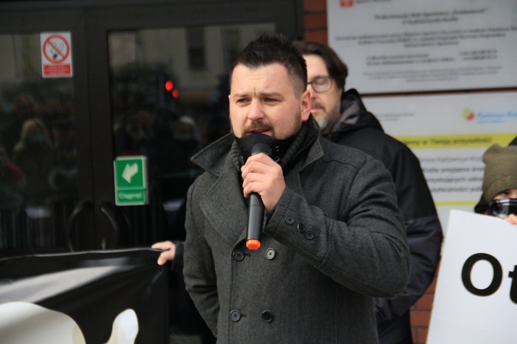 Protest ekologiczny "Benzen nas zabija"