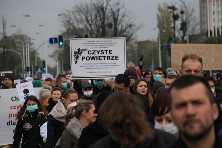 Protest ekologiczny "Benzen nas zabija"