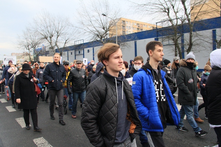 Protest ekologiczny "Benzen nas zabija"