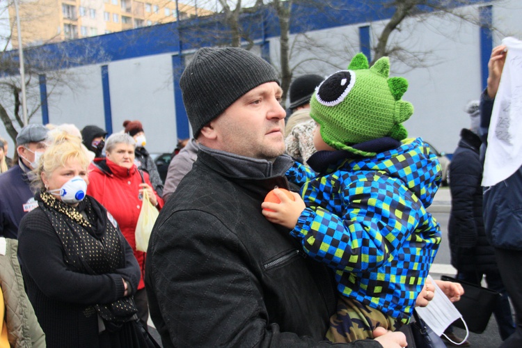 Protest ekologiczny "Benzen nas zabija"