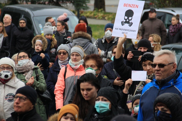 Protest ekologiczny "Benzen nas zabija"