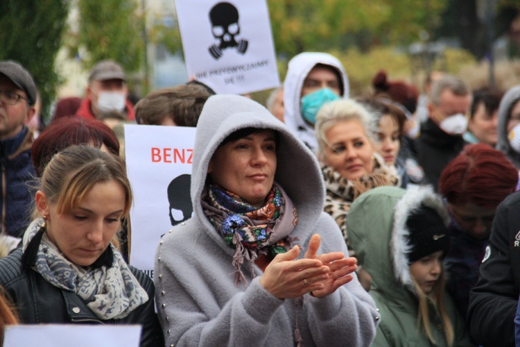 Protest ekologiczny "Benzen nas zabija"