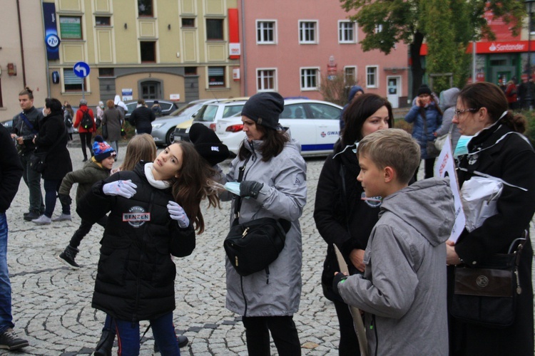 Protest ekologiczny "Benzen nas zabija"