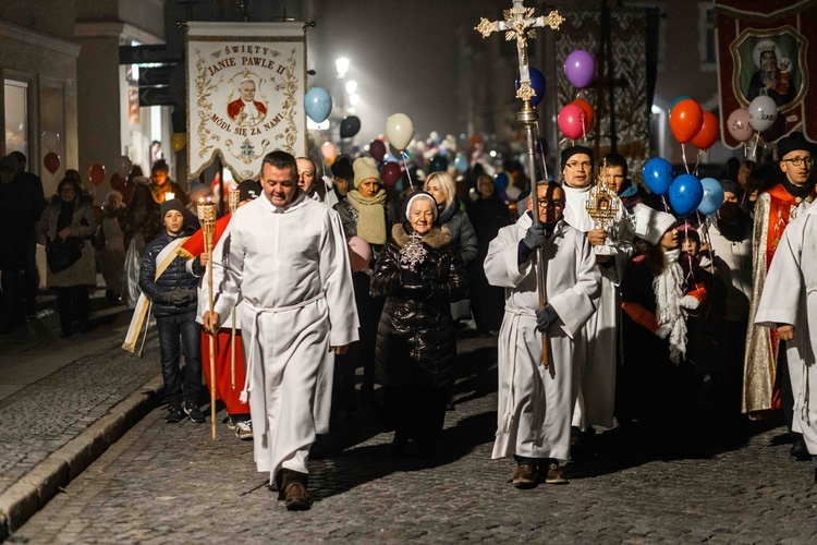 Marsz Wszystkich Świętych w Kątach Wrocławskich