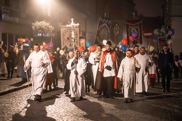 Marsz Wszystkich Świętych w Kątach Wrocławskich