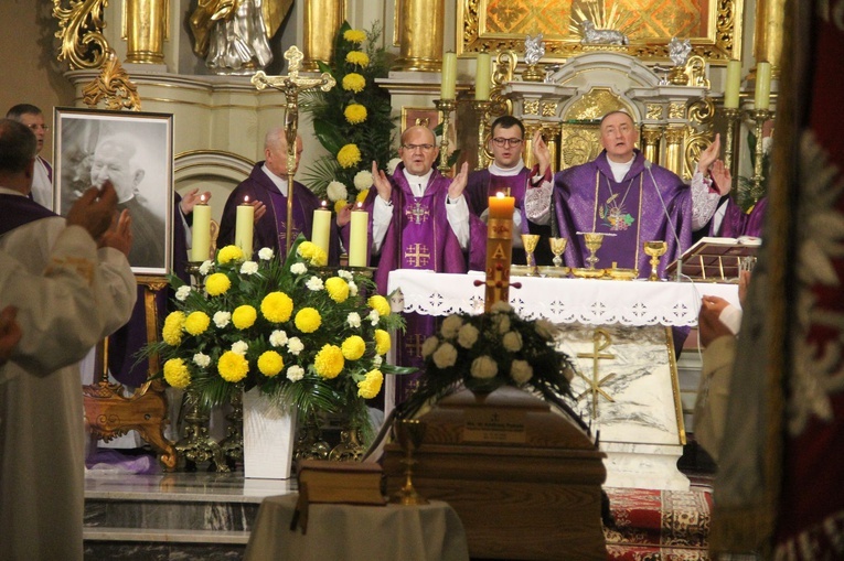 Dębica. Pogrzeb śp. ks. Andrzeja Pękali