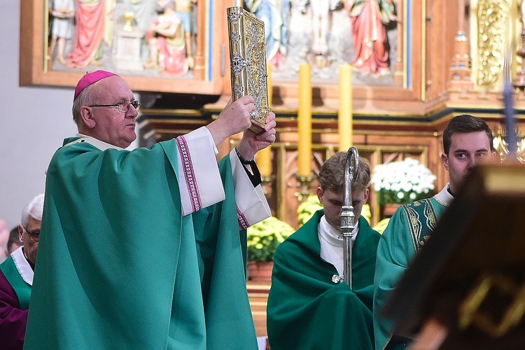 Pontyfikalna Msza św. w intencji zmarłych biskupów i kanoników