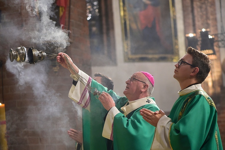 Pontyfikalna Msza św. w intencji zmarłych biskupów i kanoników
