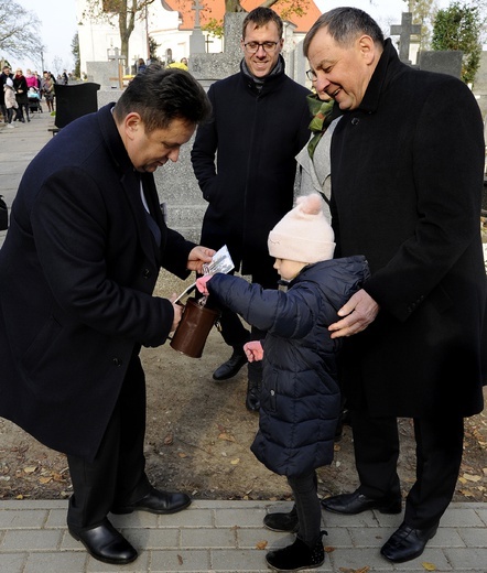 Kwesta na pułtuskich cmentarzach