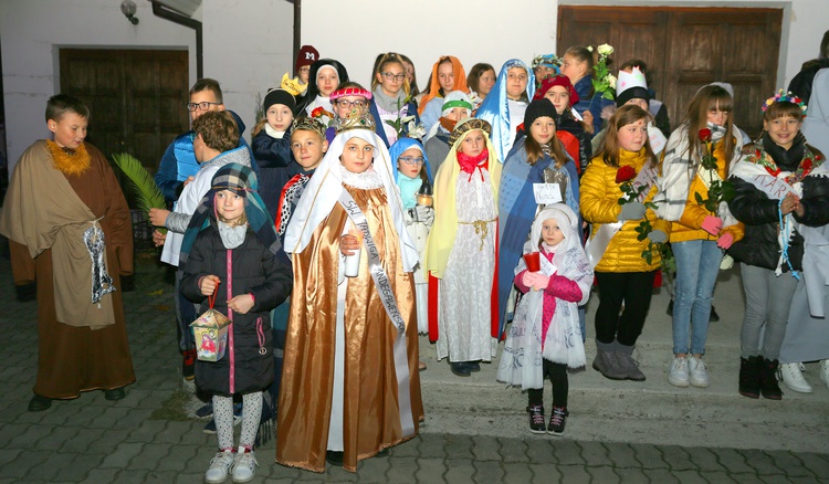 Orszak świętych w Wierzchosławicach