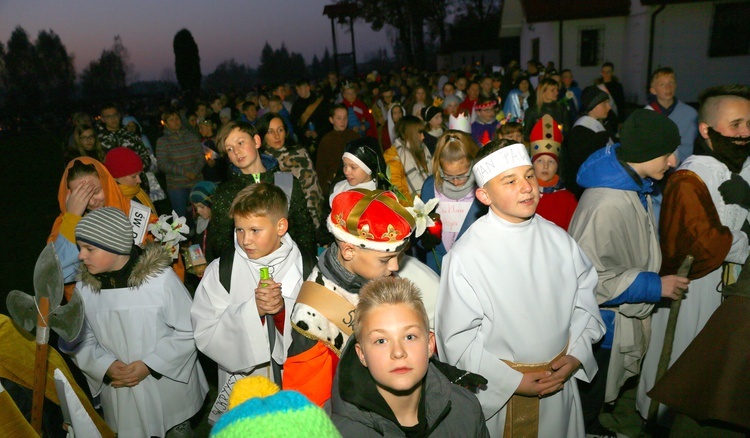 Orszak świętych w Wierzchosławicach