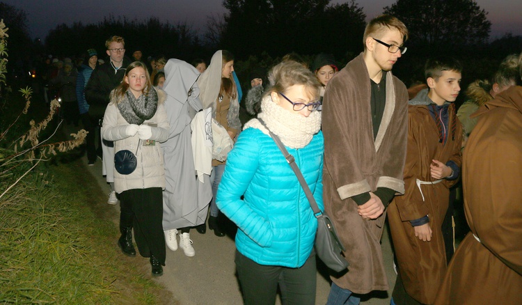 Orszak świętych w Wierzchosławicach