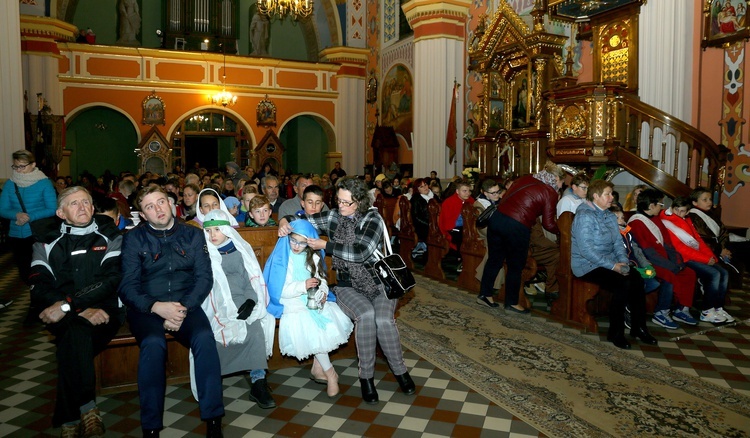 Orszak świętych w Wierzchosławicach