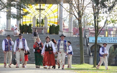 Ponad 324 tys. przewiezionych turystów i jeden papież