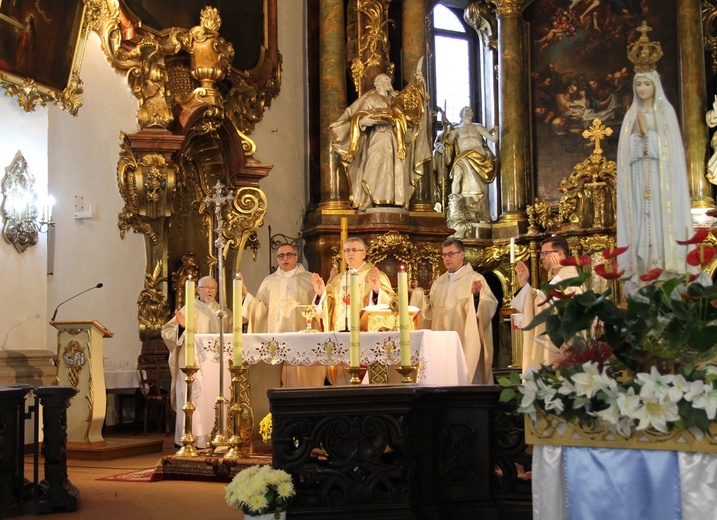 U trzebnickich boromeuszek w dzień św. Karola Boromeusza. Poświęcenie odnowionej części klasztoru