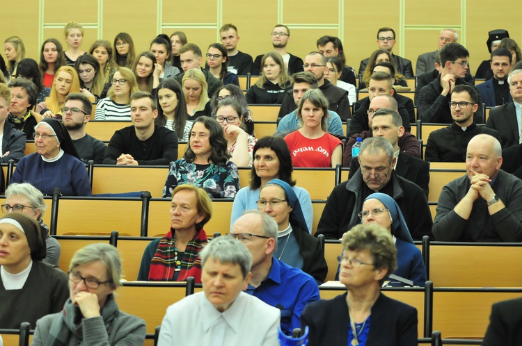 Promocji kolejnej księgi „Biblii Aramejskiej"