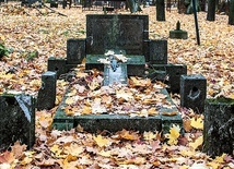 Nowe regulacje obowiązują na nekropoliach od 1 listopada.