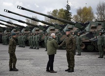 Sulechów. Jednoska wojskowa. Przekazanie "Krabów".