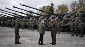 Sulechów. Jednoska wojskowa. Przekazanie "Krabów".