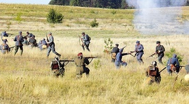 Historyczna inscenizacja w Kostiuchnówce w 100. rocznicę bitwy. 