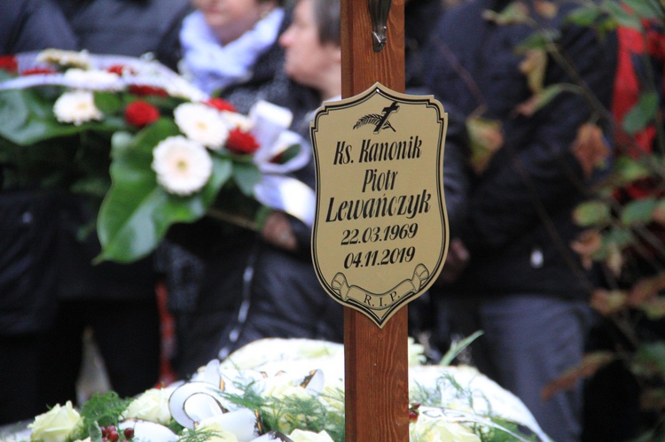 Pogrzeb ks. Piotra Lewańczyka