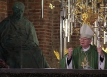 Abp Marek Jędraszewski w bazylice św. Brygidy