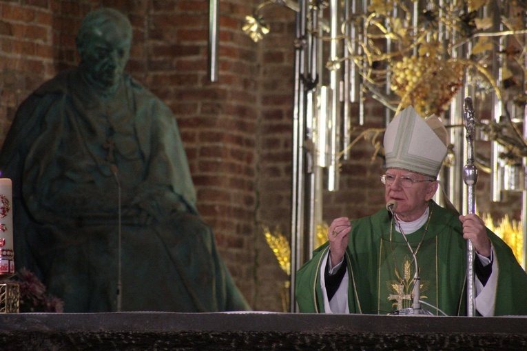 Abp Marek Jędraszewski w bazylice św. Brygidy