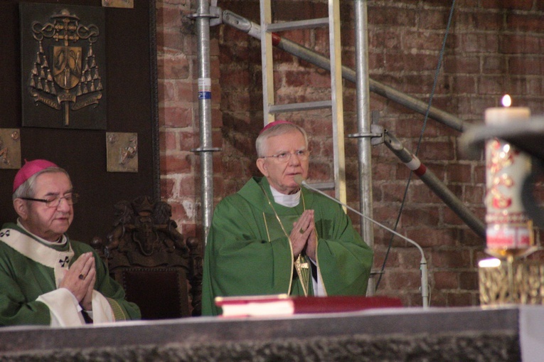 Abp Marek Jędraszewski w bazylice św. Brygidy