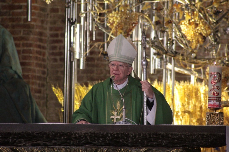 Abp Marek Jędraszewski w bazylice św. Brygidy