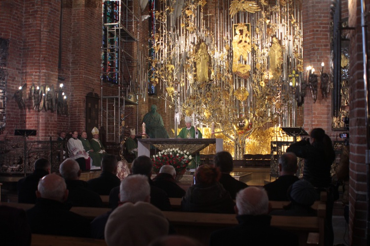 Abp Marek Jędraszewski w bazylice św. Brygidy