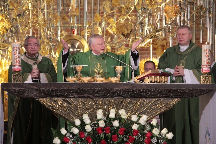 Abp Marek Jędraszewski w bazylice św. Brygidy