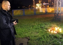 Marsz zakończył się modlitwą przy dworcu kolejowym, którą poprowadził ks. Paweł Czarnecki.