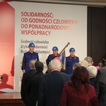 Solidarność - od godności człowieka do ponadnarodowej współpracy