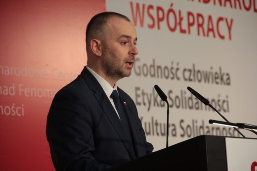 Solidarność - od godności człowieka do ponadnarodowej współpracy