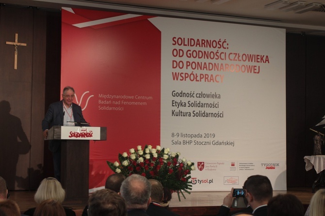 Solidarność - od godności człowieka do ponadnarodowej współpracy