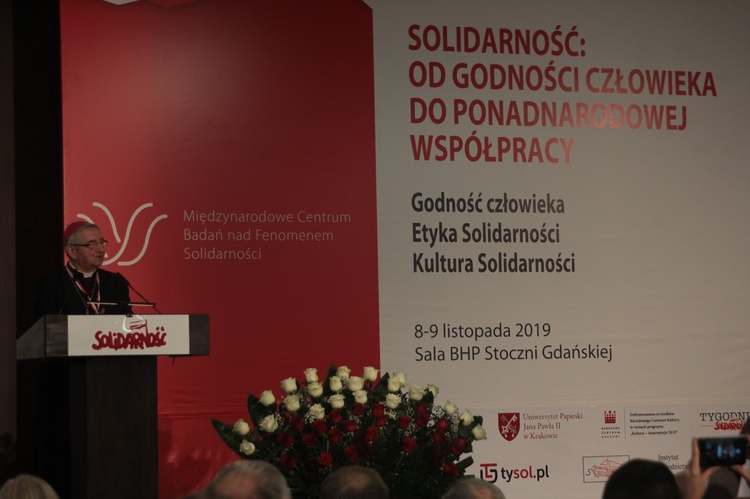 Solidarność - od godności człowieka do ponadnarodowej współpracy