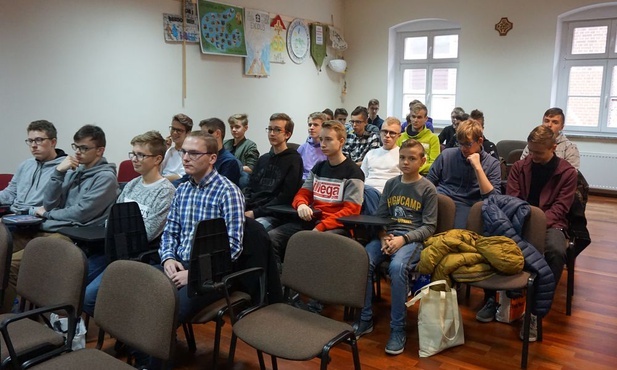 W ramach szkoły ceremoniarza odbędą się wykłady i zajęcia praktyczne.