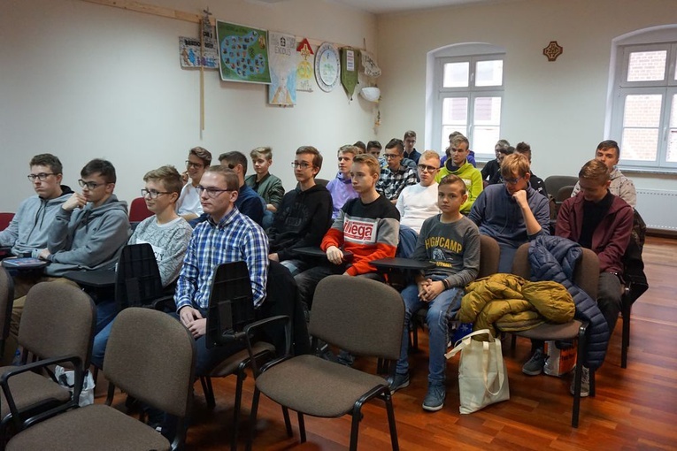 W ramach szkoły ceremoniarza odbędą się wykłady i zajęcia praktyczne.