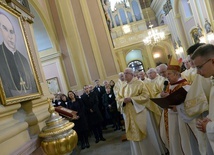 Mszy św. i modlitwie o wyniesienie na ołtarze sługi Bożego bp. Piotra Gołębiowskiego przewodniczył bp Henryk Tomasik.