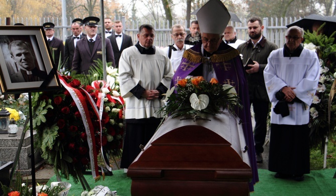 Pogrzeb ks. Jacka Pietruszki odbył się na cmentarzu Rakowickim w Krakowie