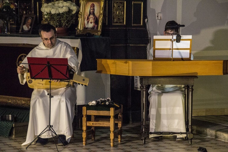 Koncert Flores Rosarum