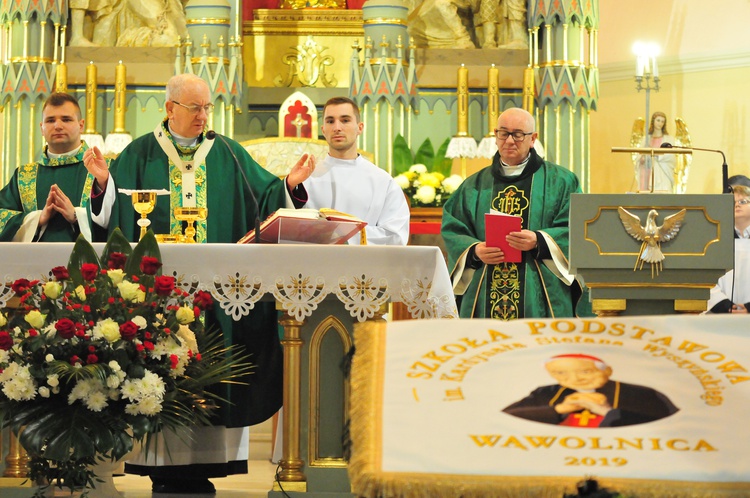 Wąwolnica. Uroczystość nadania szkole imienia kard. Stefana Wyszyńskiego