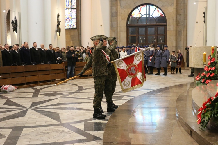 Katowice. Msza w intencji Ojczyzny w katedrze