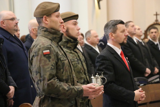 Katowice. Msza w intencji Ojczyzny w katedrze