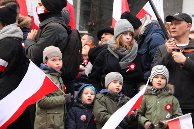 X Marsz Niepodległości przeszedł ulicami stolicy 